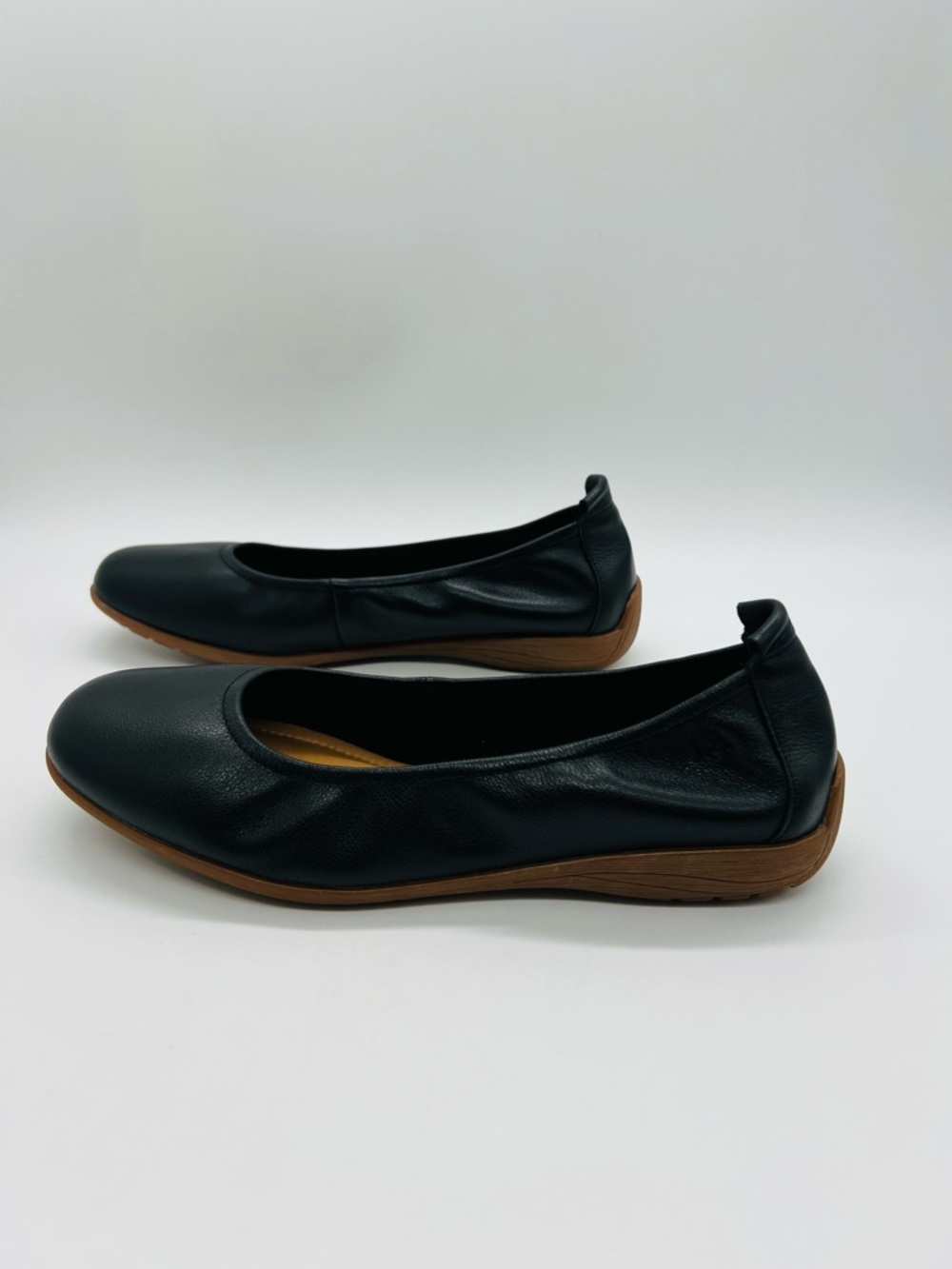 Josef Seibel Black Leather Slip-On Fenja Ballet Flats Size 6.6 - Picture 2 of 12